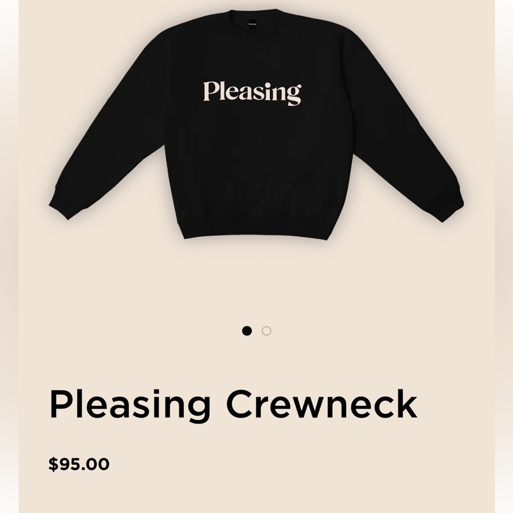 NWT Pleasing Crewneck